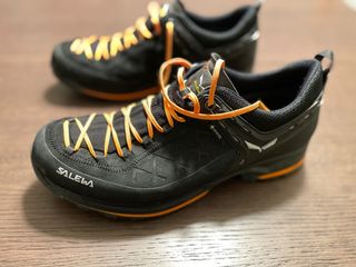 Zapatillas de aproximación Salewa de segunda mano por 100 EUR en Barcelona  en WALLAPOP