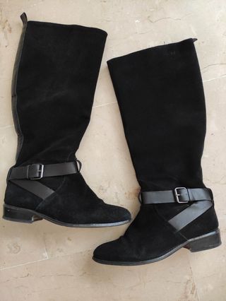 Botas altas serraje Cortefiel de segunda mano por 18 EUR en Huelva en  WALLAPOP