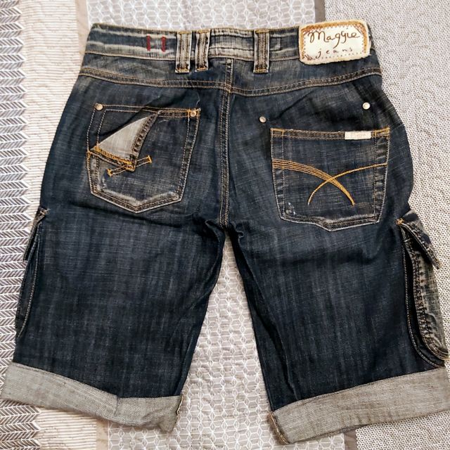 Pantalón denim corto de Maggie Jeans. Talla 28