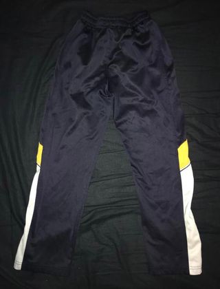 Pantalón Chandal La Salle de segunda mano por 10 EUR en Fuenlabrada en  WALLAPOP