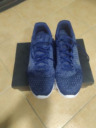 Zapatillas Nike talla 45-46 de segunda mano por 19 EUR en Getafe en WALLAPOP