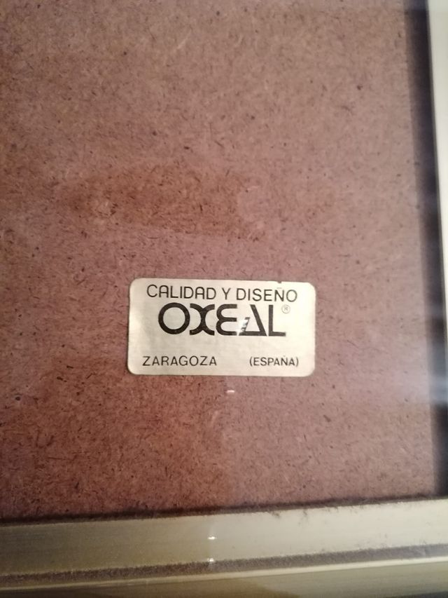 Cuadro metálico dorado 