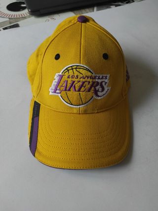 Gorra Los Ángeles Lakers Adidas de segunda mano por 12 EUR en Logroño en  WALLAPOP