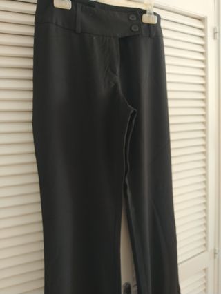 Pantalón mujer. Talla 42 de segunda mano por 15 EUR en Vigo en WALLAPOP