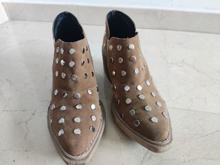 Botines tachas de segunda mano en Valencia en WALLAPOP