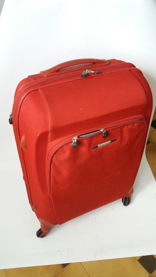 MALETA SEMI RIGIDA GRANDE de segunda mano por 45 EUR en Madrid en WALLAPOP