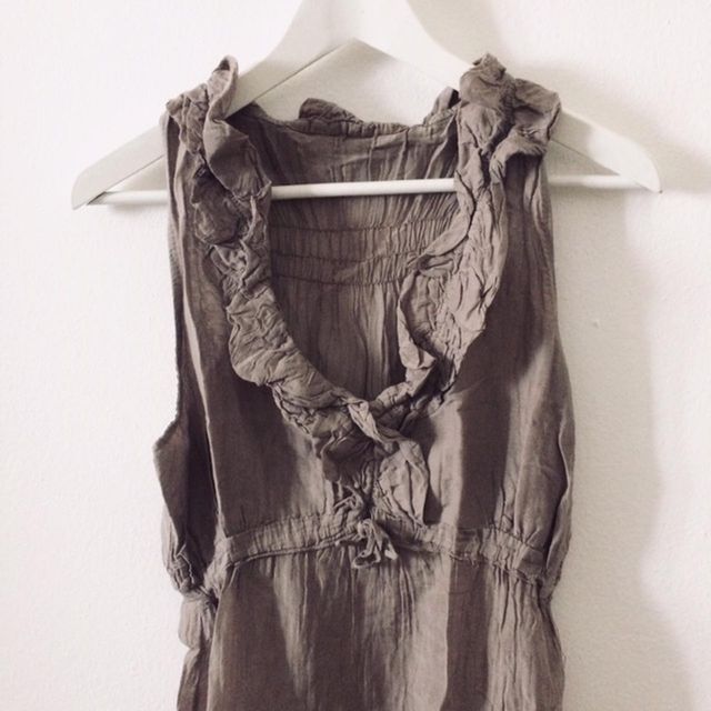 Canotta in seta con scollatura