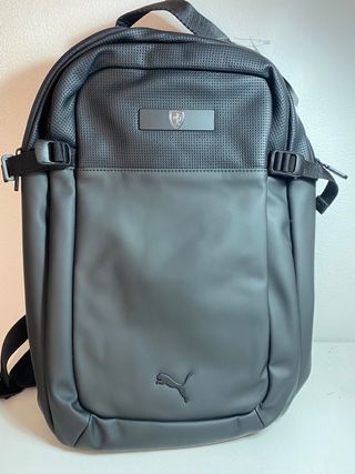 Mochila Puma Ferrari de segunda mano por 65 EUR en Elche en WALLAPOP