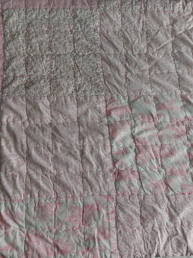 Colcha de Zara Home rosa 160X250 como nueva