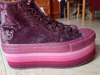Converse Miley Cyrus de segunda mano en WALLAPOP