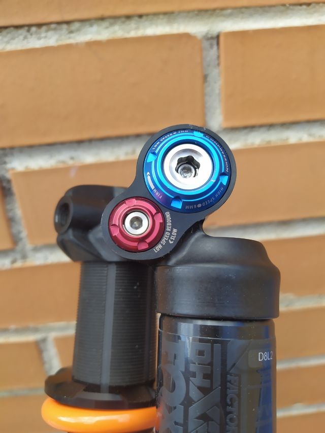 FOX DHX2 225x70mm Factory 2 Pos. y muelle 400 Lbs.