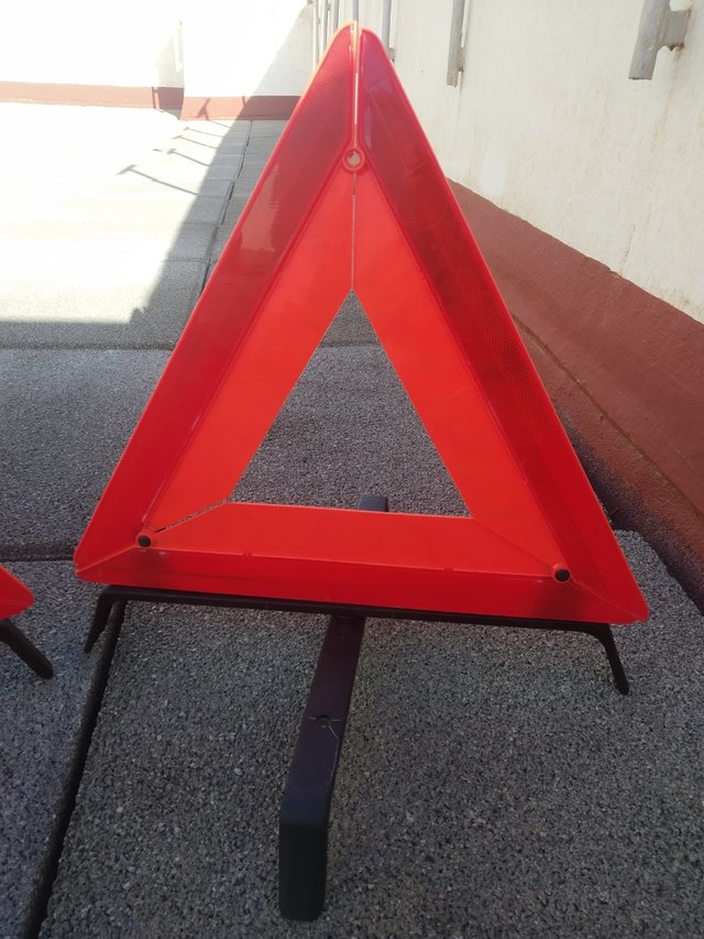 3 triángulos reglamentarios