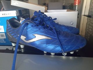 Zapatillas futbol tacos hombre de segunda mano por 13 EUR en La Guardia de  Jaén en WALLAPOP