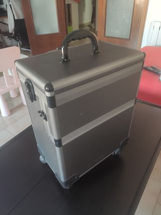 Maleta trolley Maquillaje de segunda mano por 35 EUR en Alicante en WALLAPOP