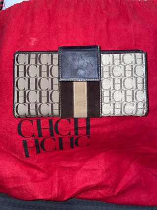 Cartera billetera Carolina Herrera (original) de segunda mano por 68 EUR en  Sant Feliu de Llobregat en WALLAPOP