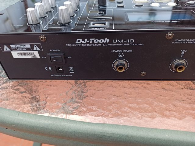 MESA DE MEZCLA PROFESIONAL DJ-TECH UM-110 USB