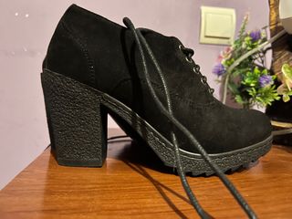 Botines Número 36 de segunda mano por 15 EUR en Quintanar de la Orden en  WALLAPOP