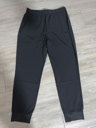 Pantalón de chándal Tenth (Décimas) de segunda mano por 5 EUR en Getafe en  WALLAPOP
