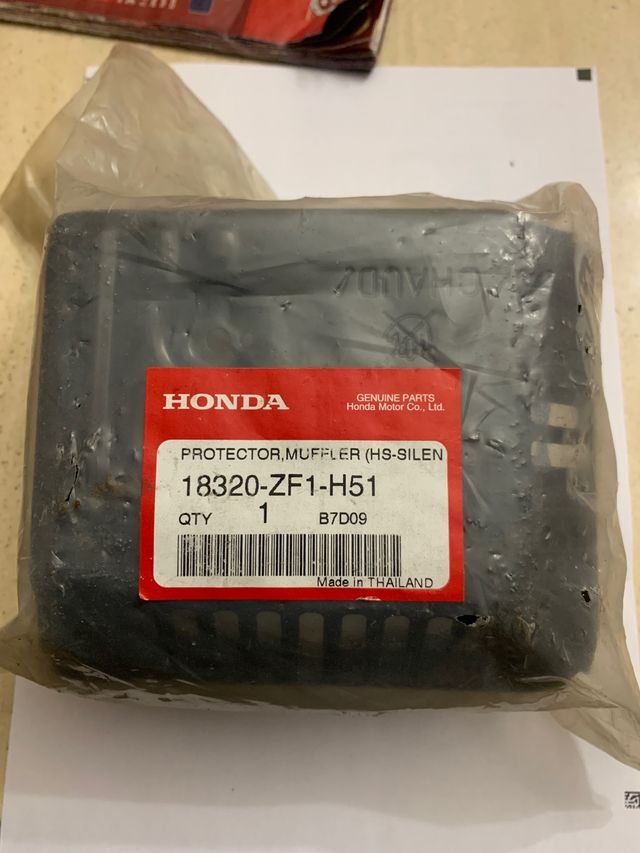 HONDA PROTECTOR ESCAPE 18320-ZF1-H51