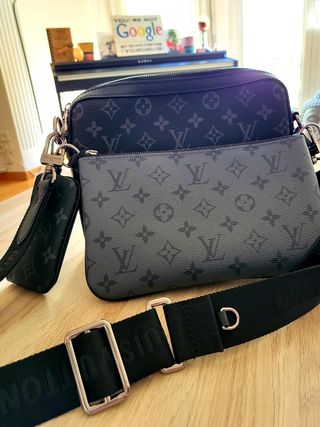 Bolso Trío Messenger Louis Vuitton de segunda mano por 1.450 EUR en  Barcelona en WALLAPOP