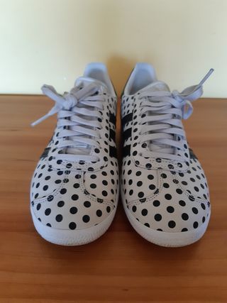 Zapatillas Adidas Gazelle lunares talla 36 2\\/3 de segunda mano por 30 EUR  en Veigue en WALLAPOP