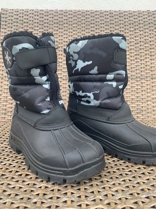 Botas de nieve talla 35 de segunda mano por 18 EUR en Mungia en WALLAPOP
