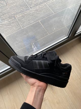 Adidas Forum 84 negras 37.5 de segunda mano por 95 EUR en Sant Boi de  Llobregat en WALLAPOP