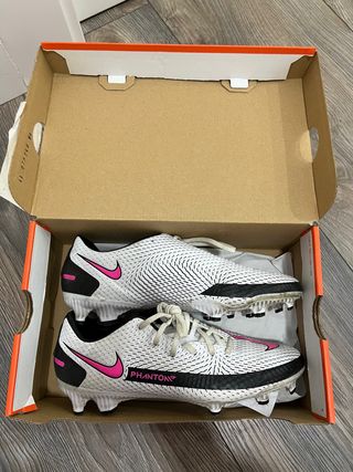 Botas de fútbol Nike negras de segunda mano en WALLAPOP