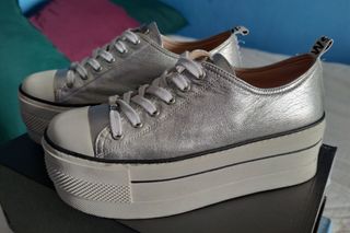 Converse doble suela de segunda mano en WALLAPOP