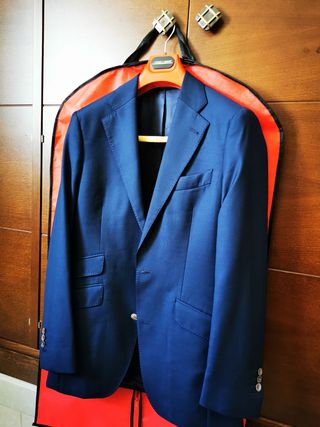 Traje chaqueta Álvaro Moreno T-44\\/38 azul de segunda mano por 110 EUR en  Trigueros en WALLAPOP
