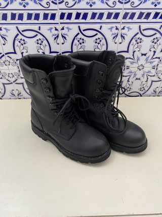 Botas Militares Iturri de segunda mano por 49 EUR en Toledo en WALLAPOP