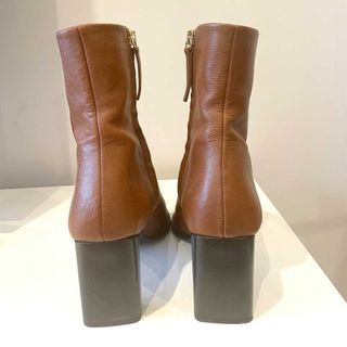 Botas marrones de mujer de Mango de segunda mano por 12 EUR en Madrid en  WALLAPOP