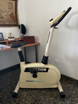 Bicicleta estática BH de segunda mano por 25 EUR en Santa Cruz de Tenerife  en WALLAPOP