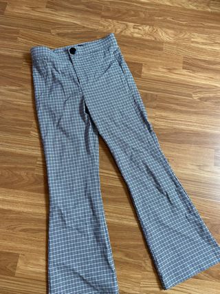 Pantalones campana de cuadros zara de segunda mano por 9 EUR en Gijón en  WALLAPOP