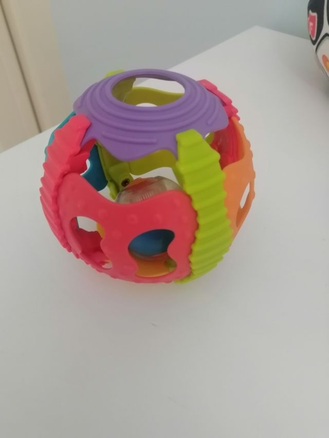 Pelota sonajero
