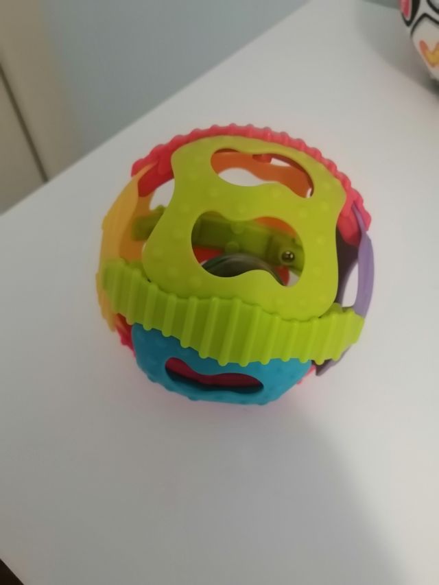 Pelota sonajero
