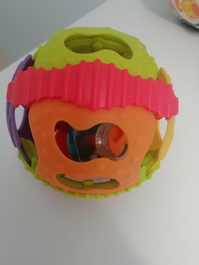 Pelota sonajero