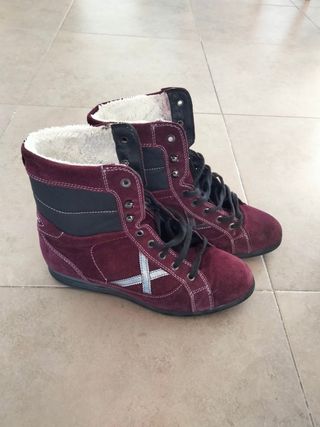Botas Munich mujer t 40 de segunda mano por 28 EUR en Puerto de Sagunto en  WALLAPOP