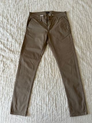 Pantalón Talla 44 de segunda mano por 10 EUR en Yecla en WALLAPOP
