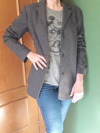 ZARA. Americana de señora. NUEVA SIN ESTRENAR de segunda mano por 10 EUR en  Torremolinos en WALLAPOP