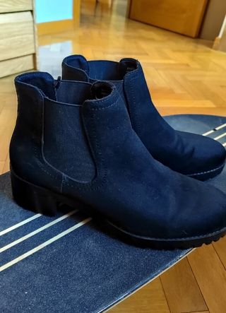 Botines planos ante de segunda mano por 13 EUR en Colonia Covibar en  WALLAPOP