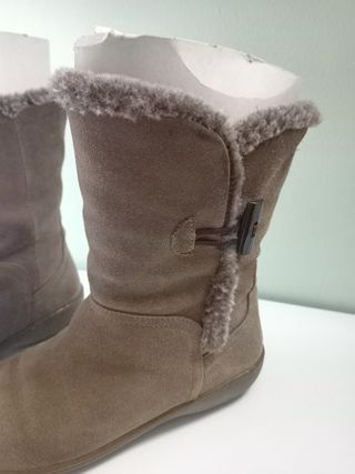 Botas altas ante color camel de segunda mano por 12 EUR en Salamanca en  WALLAPOP