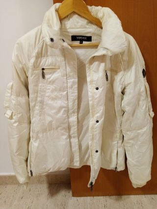 Abrigo Versace de segunda mano en WALLAPOP