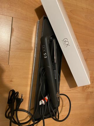 Plancha pelo GCK S3 Black con Placas de Titanio . de segunda mano por 50  EUR en Granada en WALLAPOP