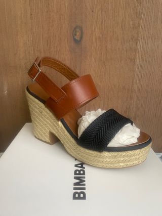 BIMBA Y LOLA Sandalia plataforma Sin estrenar T40 de segunda mano por 74  EUR en Bilbao en WALLAPOP
