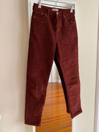 Pantalon pana Pull and Bear de segunda mano por 12 EUR en Gijón en WALLAPOP