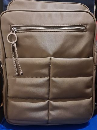 Mochila portaordenador Parfois de segunda mano por 18 EUR en Biduido de  Arriba en WALLAPOP