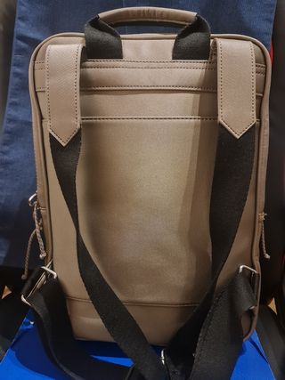 Mochila portaordenador Parfois de segunda mano por 18 EUR en Biduido de  Arriba en WALLAPOP