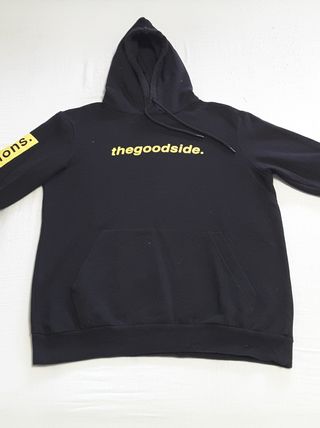 Sudadera negra y amarillo Bershka de segunda mano por 6 EUR en Coslada en  WALLAPOP