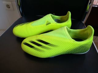 Botas de fútbol sin cordones de segunda mano en WALLAPOP